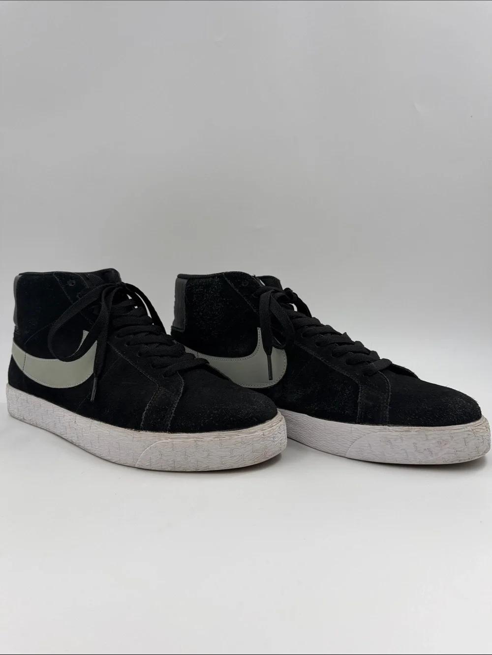 Nike SB Zoom Blazer Mid Skate Shoes Black White Suede Men's Size 11.0